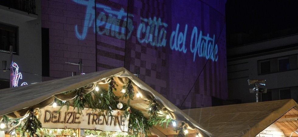 Foto di Daniele Mosna Il Mercatino di Natale prosegue fino al 6 gennaio e in arrivo c'è la Notte bianca invernale